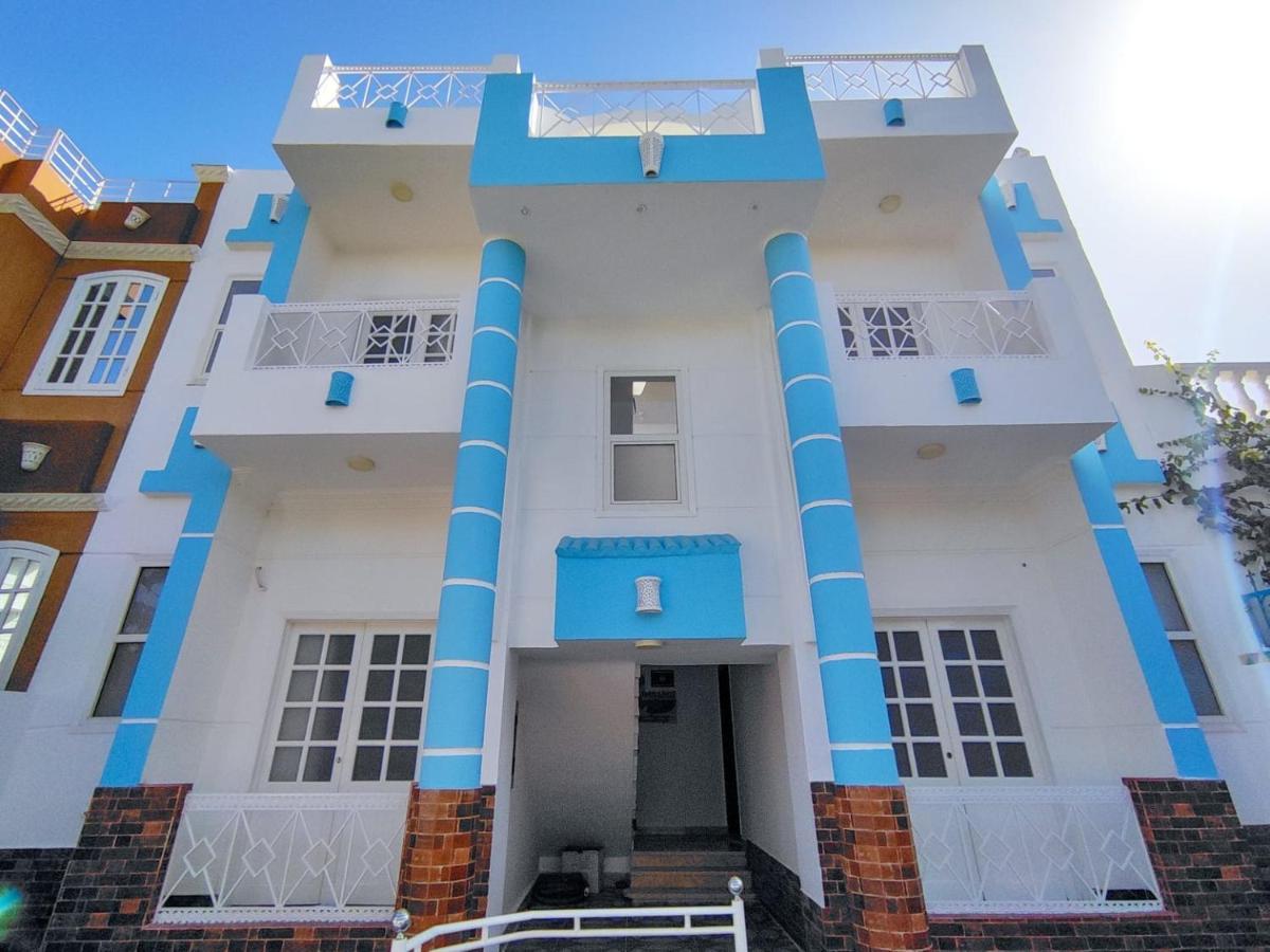Holiday home Sunshine House